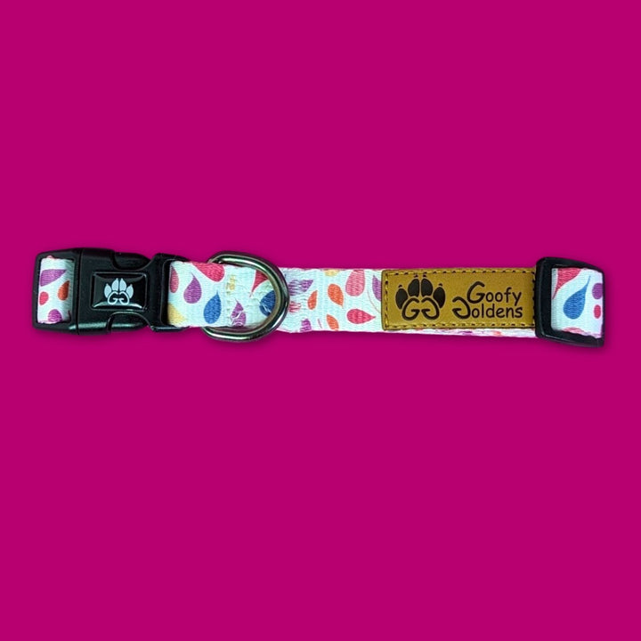 Beau collier pour chien de la marque Goofy Goldens, collection Pétales. Ce colliers offre des motifs bleu violet jaune orange et rose.