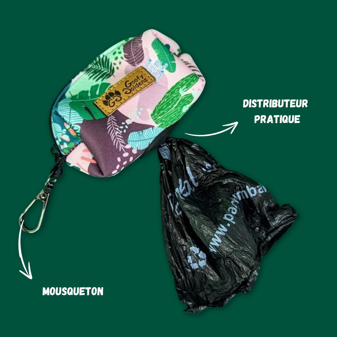 caractéristiques de la pochette de sacs à déjections Cactus. on distingue le mousqueton et la sortie en silicone pratique