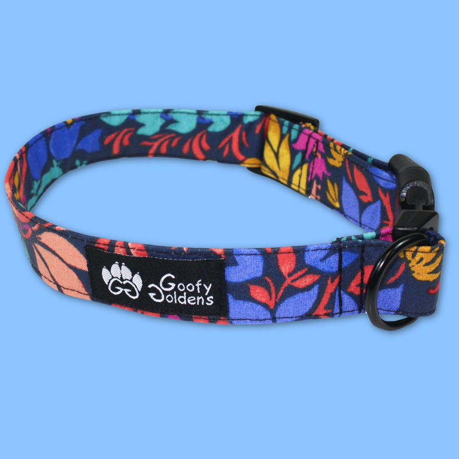Joli collier chien en tissu coloré de la collection Envoutant de la marque Goofy Goldens. Collier solide et robuste