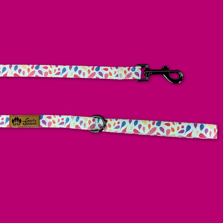 On distingue ici les motifs et éléments composants la laisse pour chien de la collection Pétales