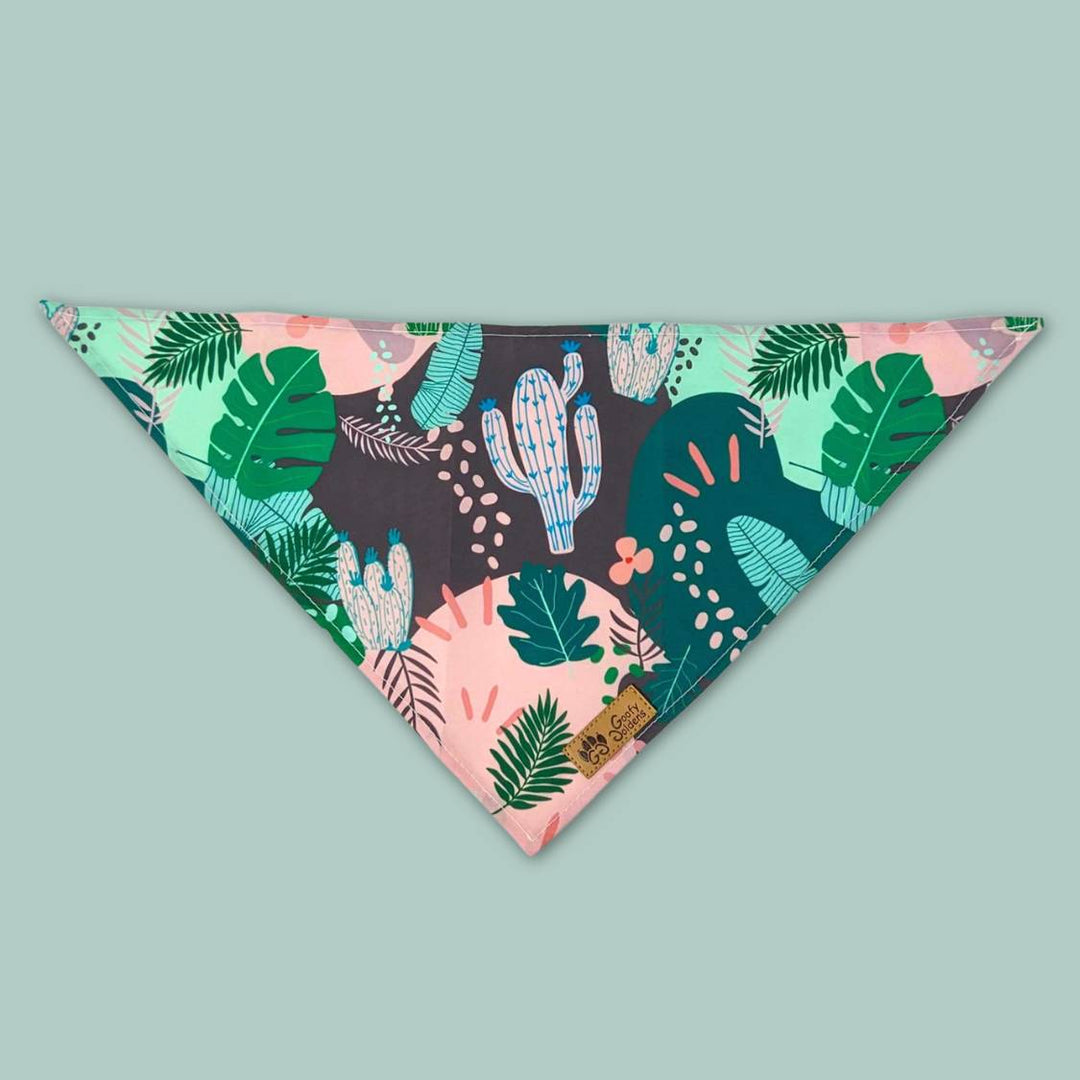 Bandana Goofy Goldens pour chien motifs cactus à nouer autour du cou du toutou. Marque spécialiste d'accessoires colorés pour chiens