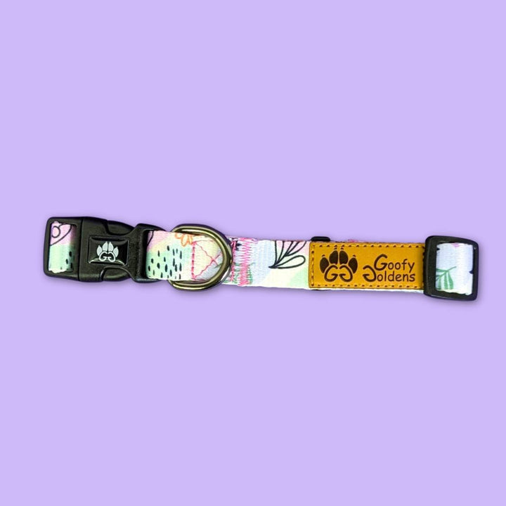 Collier original et coloré pour chien Pastel de la marque Goofy Goldens. Collier représenté ici plié et de côté