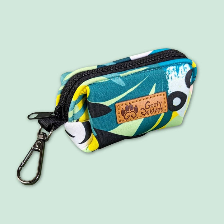 Distributeur de sac à cacas de la collection Récif aux couleurs vertes, bleus, jaunes et blanches.