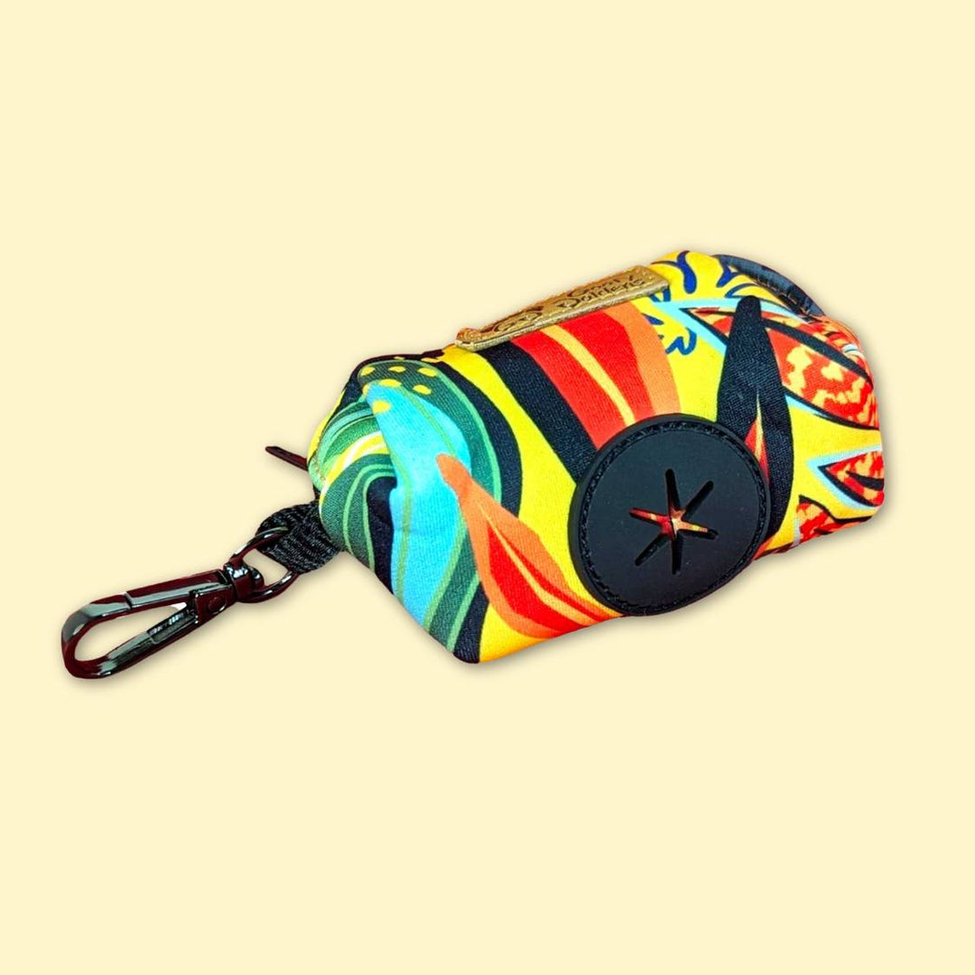 Mise en avant de la sortie des sacs en caoutchouc du distributeur de sacs à cacas/friandises Tropical