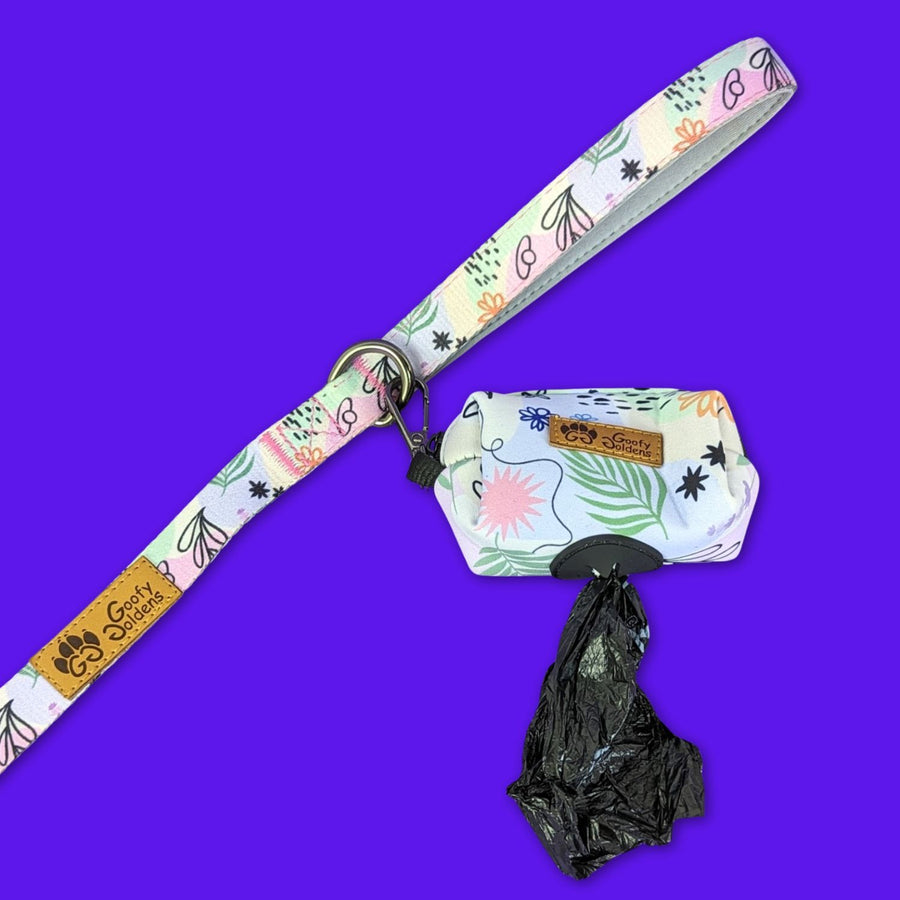 très bel ensemble laisse et pochette de sacs à dejections de la gamme pastel 