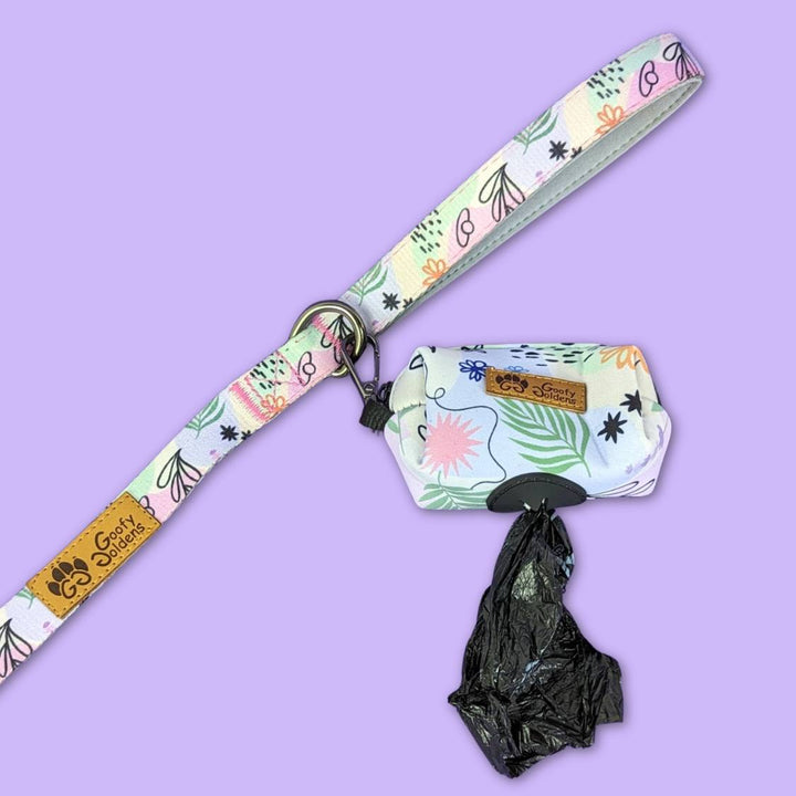très bel ensemble laisse et pochette de sacs à dejections de la gamme pastel 