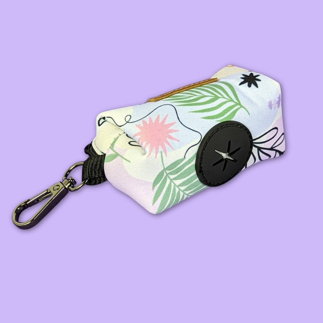 Zoom sur le mousqueton et la sortie en silicone de la pochette Pastel aux couleurs pastels 