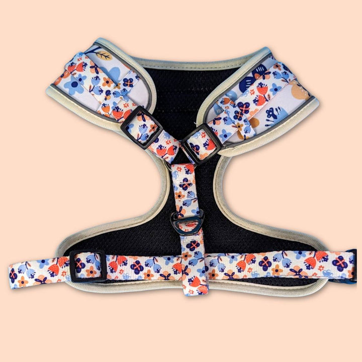 Harnais rembouré et confortable de la marque française Goofy Goldens aux motifs à fleurs tendances et colorés.