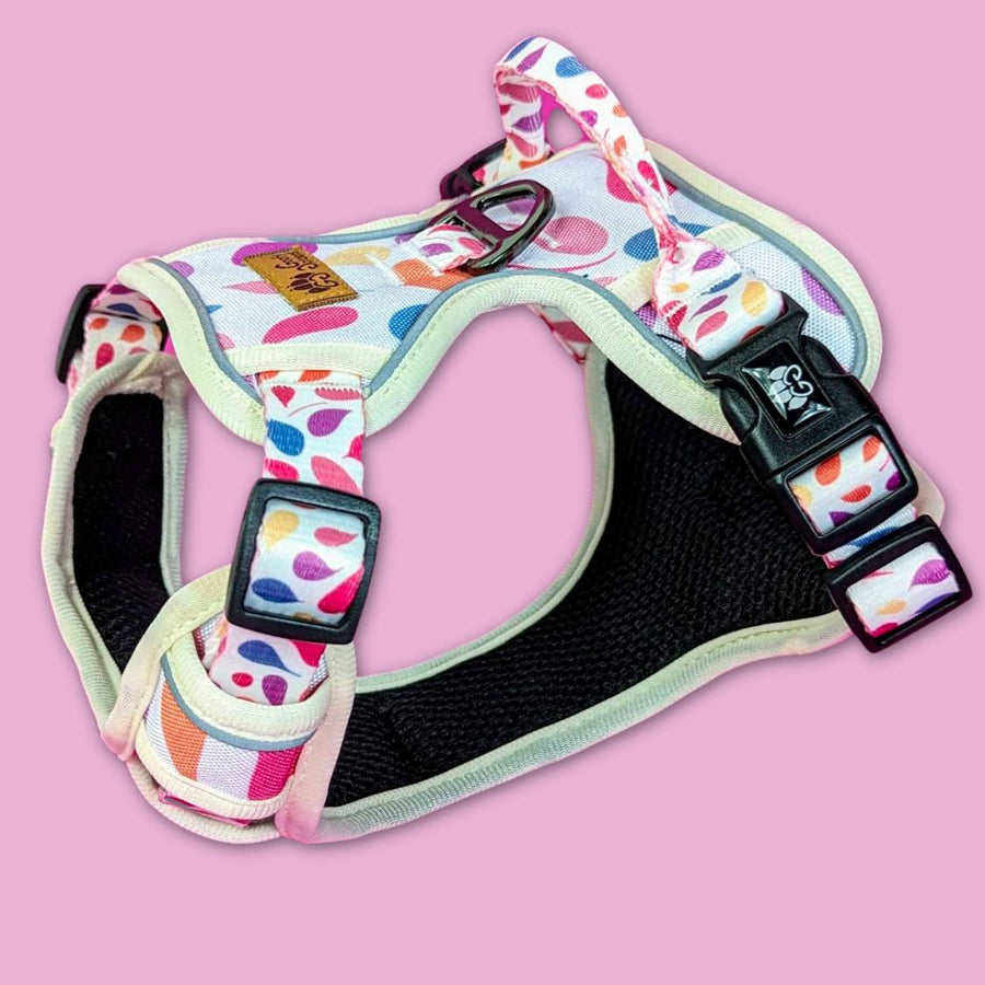 Vue 3D du harnais anti traction de la collection Pétales. Un superbe harnais orné de motifs et couleurs pétillants.